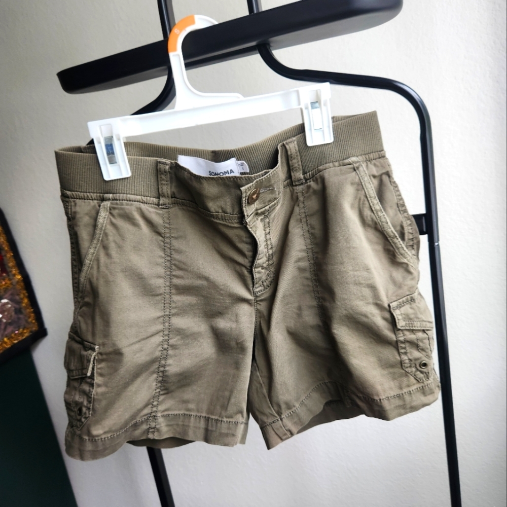 Casual Olive Green Cargo Shorts